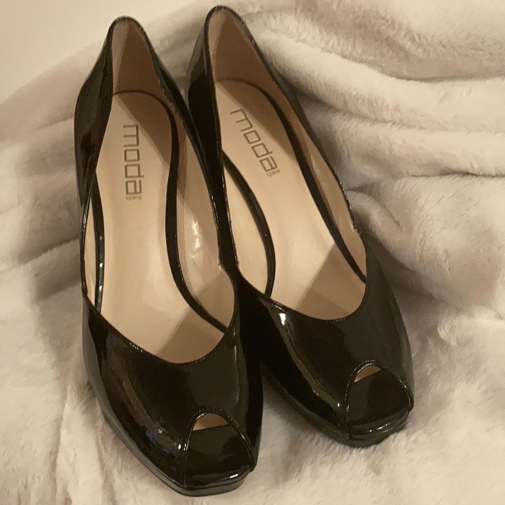 Moda Spana Black Patent Leather Peep Toe Wedges